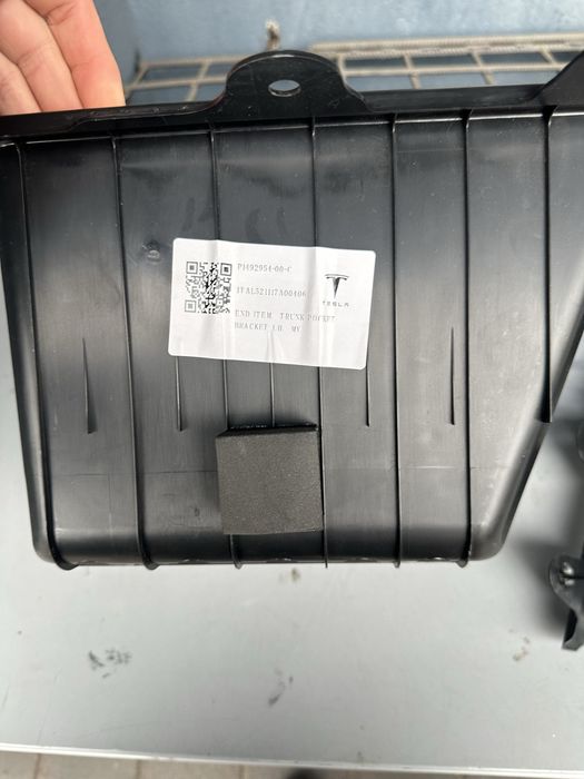 Карманы багажника Tesla Model Y. Кармани ляды Model Y