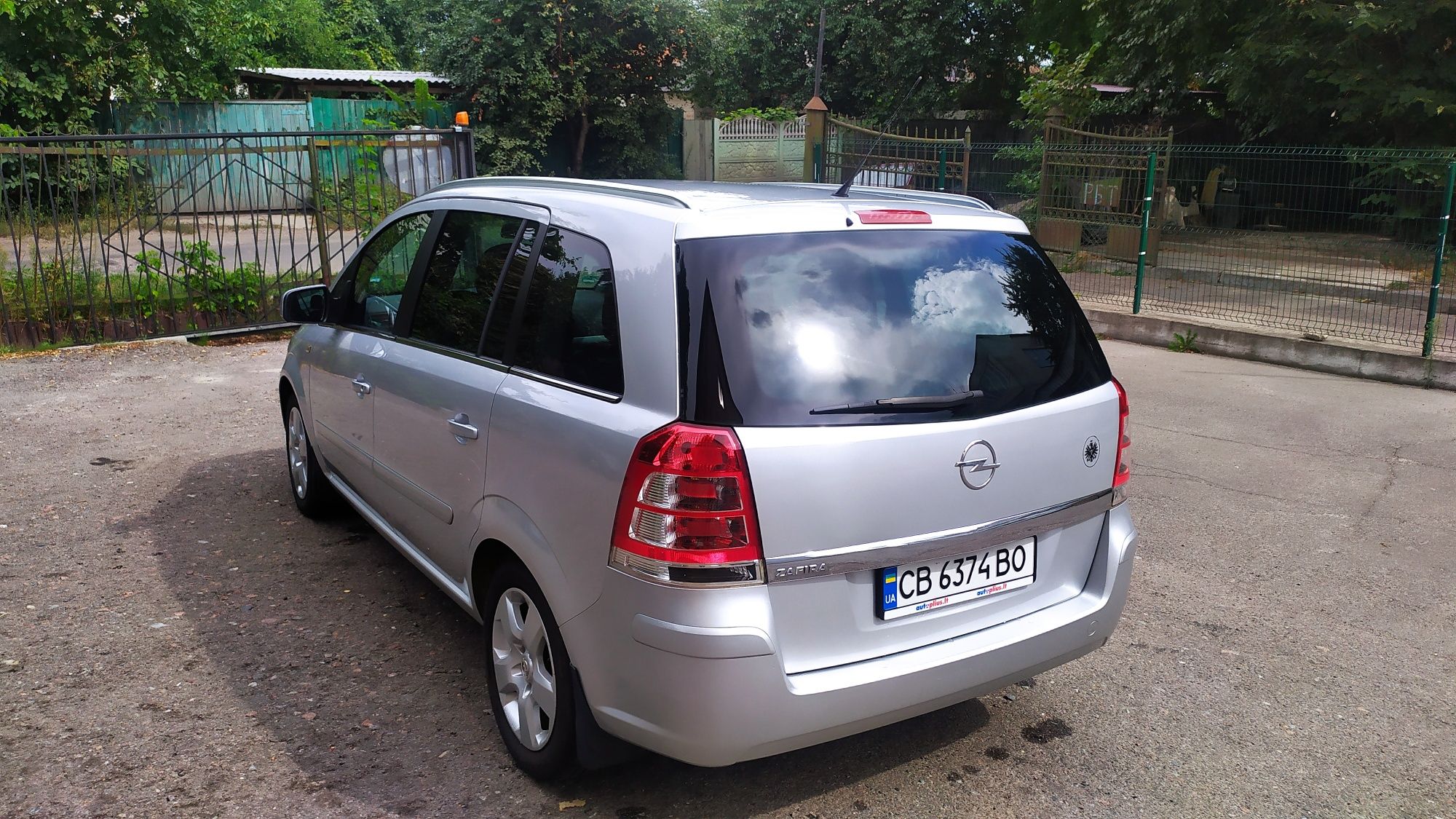 Продам Opel Zafira B 2009 1.8