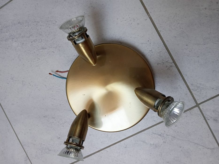 Lampa pokojowa.   .