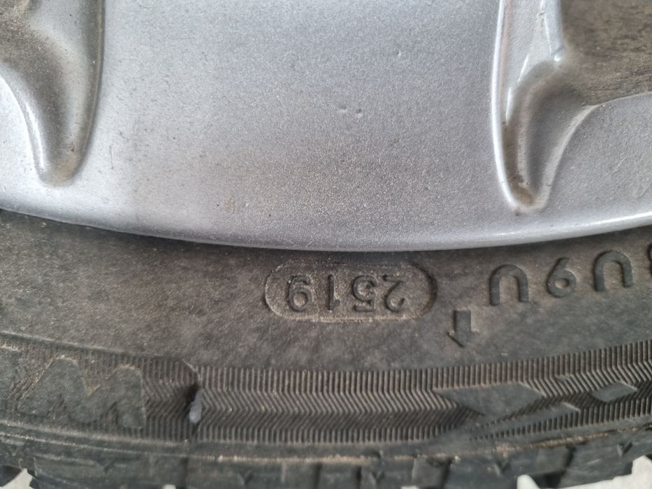 Opony zimowe 225/45/17 felgi 17 5x112