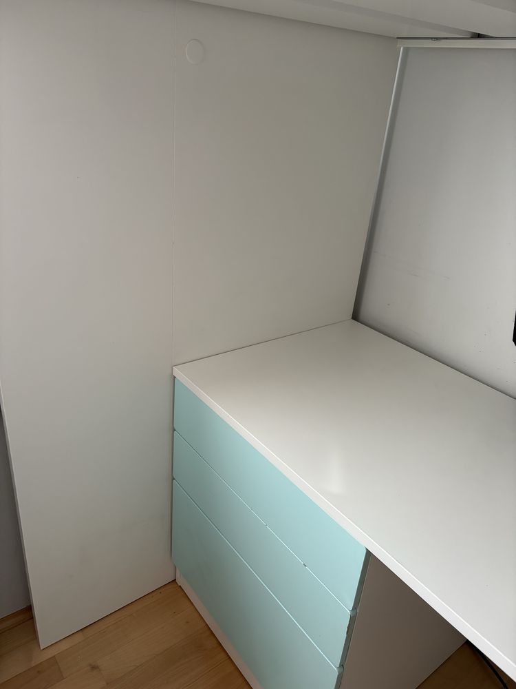 Łóżko piętrowe z biurkiem i szafą IKEA SMASTAD