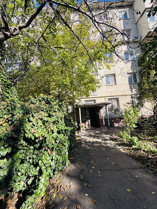 Продам 1 ком. квартиру Среднефонтанская ул. Кирпичный дом