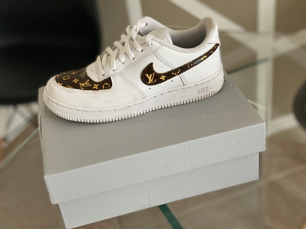 NIKE AIR FORCE x LOUIS VUITTON