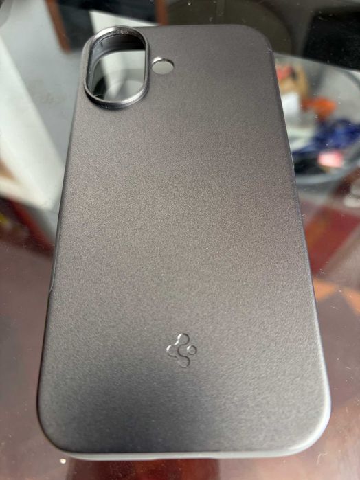 Capa iPhone 17 Spigen ThinFit