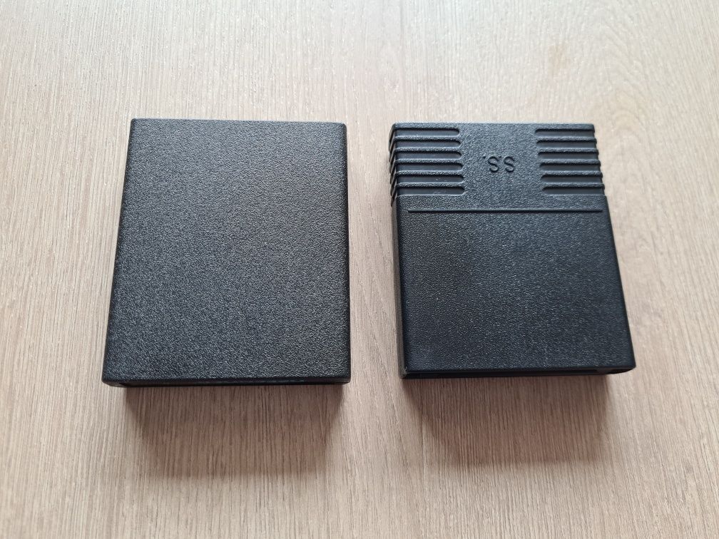 Gra Defender, Ferrari na Atari plus akcesoria Commodore C64
