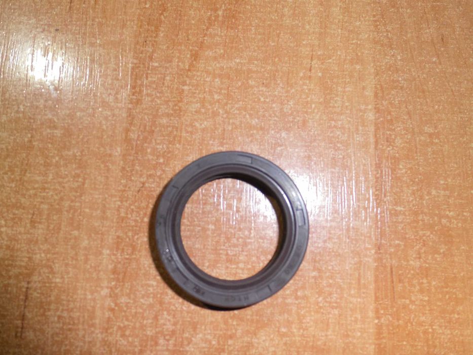 Uszczelniacz  simering 30 x 42 x 8 oraz 38 x52 x 6