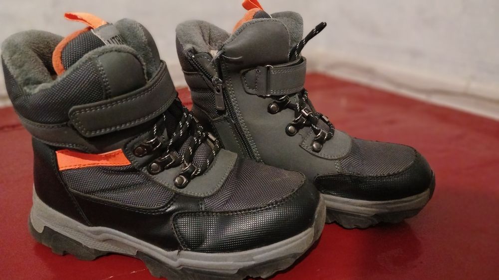 Ботинки зимние,на подростка