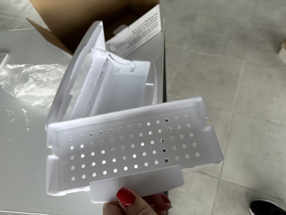 Контейнер для стерилізації інструментів із прозорою кришкою