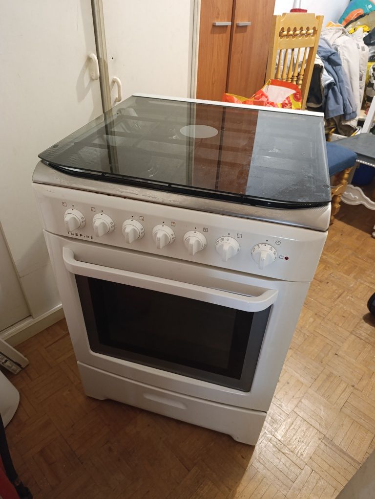 Vendo Fogão a gás com forno