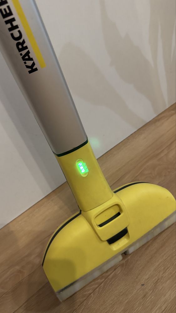 Mop elektryczny Karcher, bezprzewodowy.