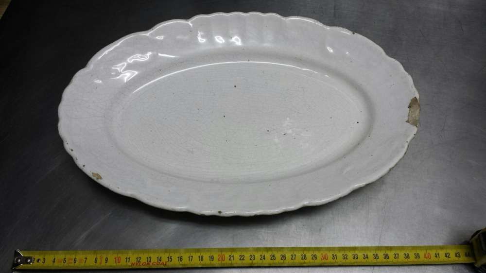 Loiça  antigas tijelas travessas