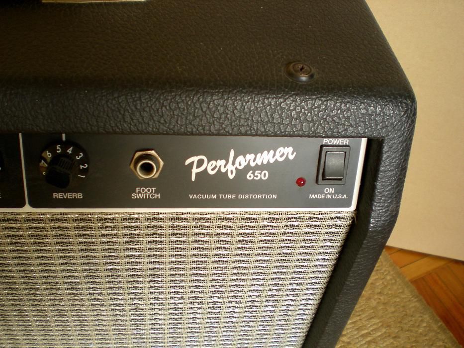 Amplificador Fender Performer 650