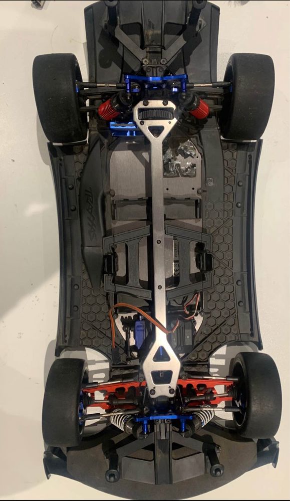 Rc traxxas XO 1 chassi bolha e algumas pecas extras