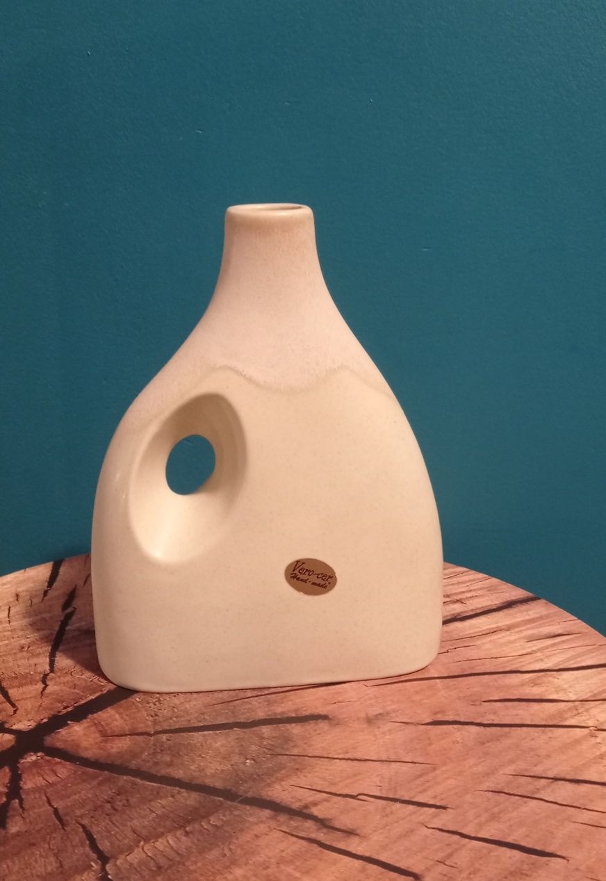 Vero-cer Handmade wazon ceramiczny w kolorze piaskowym