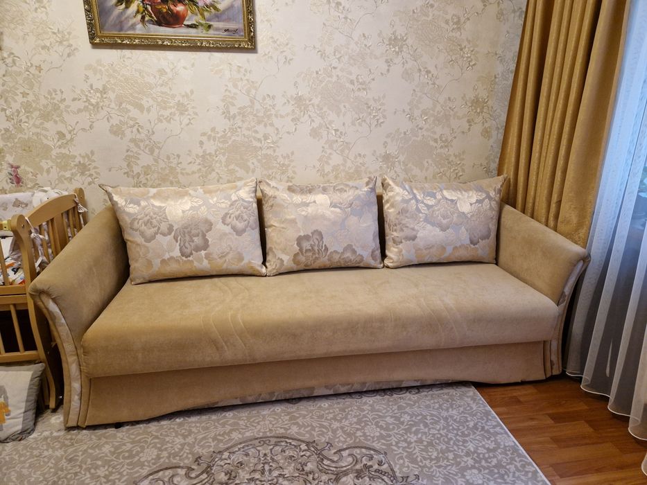 Продам диван в гарному стані