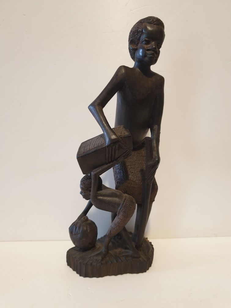 Antiga escultura africana em madeira exótica