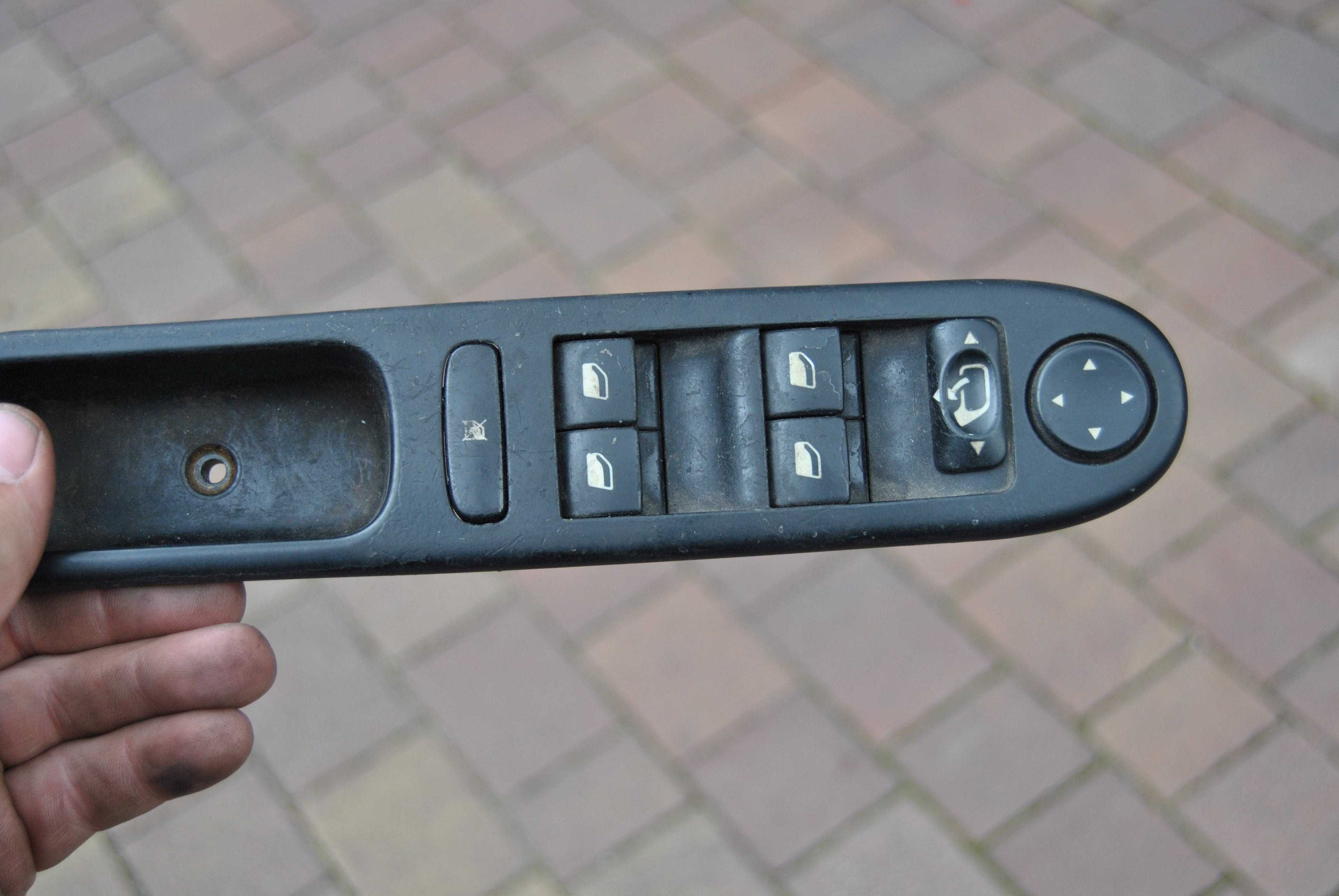 Panel przełącznik szyb Peugeot 307 SW 2006r