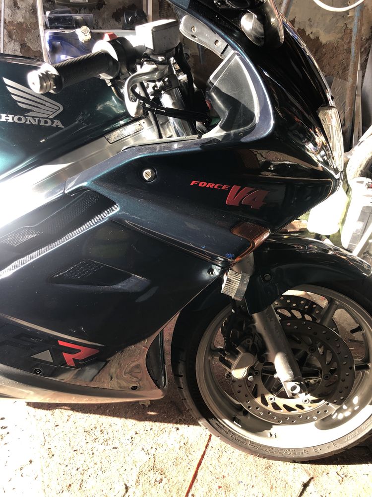 Honda vfr 750 2.500€