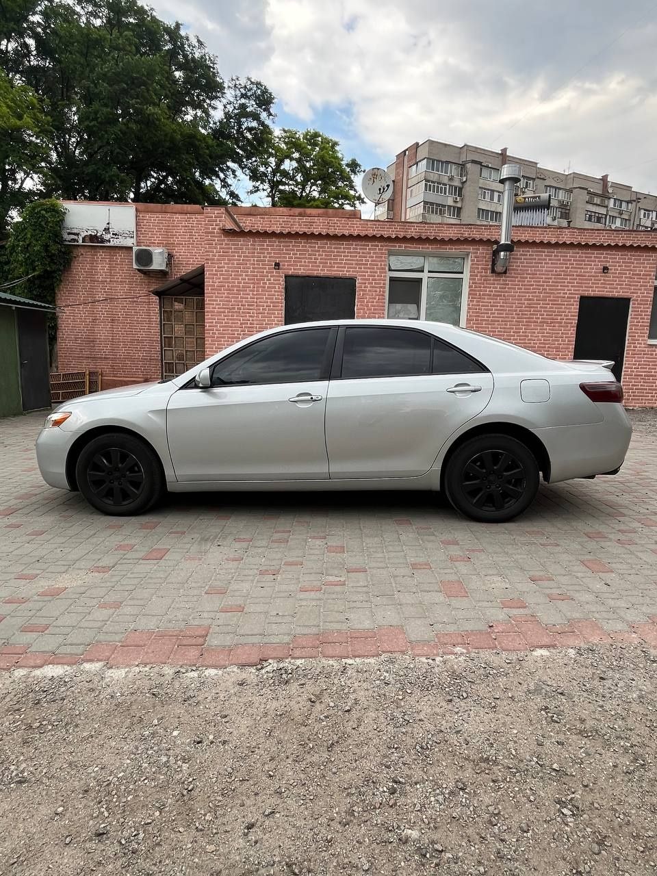 Продам Камри 40.