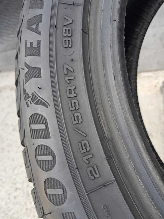Резина зима 90% протектор GoodYear 215/55 R17 Ultra Grip Performance +