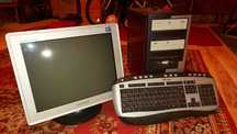 Komputer sracjonarny LG,monitor Samsung,drukarka,klawiatura.