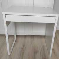 Białe biurko Ikea Micke