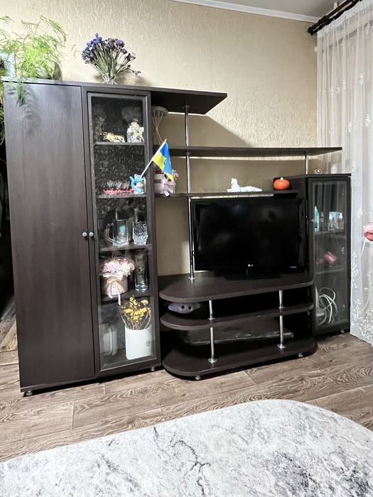 Продам меблеву стінку в хорошому стані