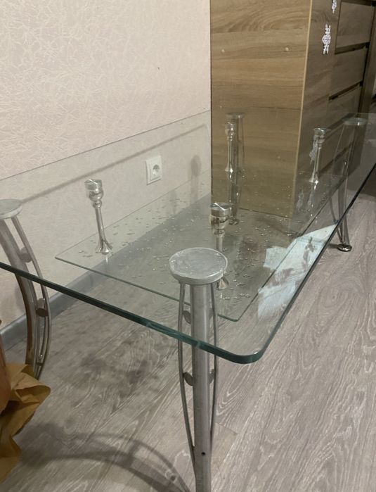 Стіл скляний журнальний