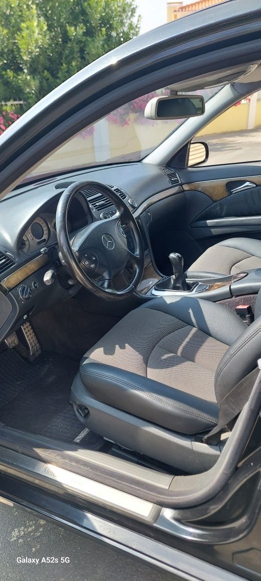 Mercedes E220 CDI ano2003 com películas averbadas insp10/2026 pneu nov