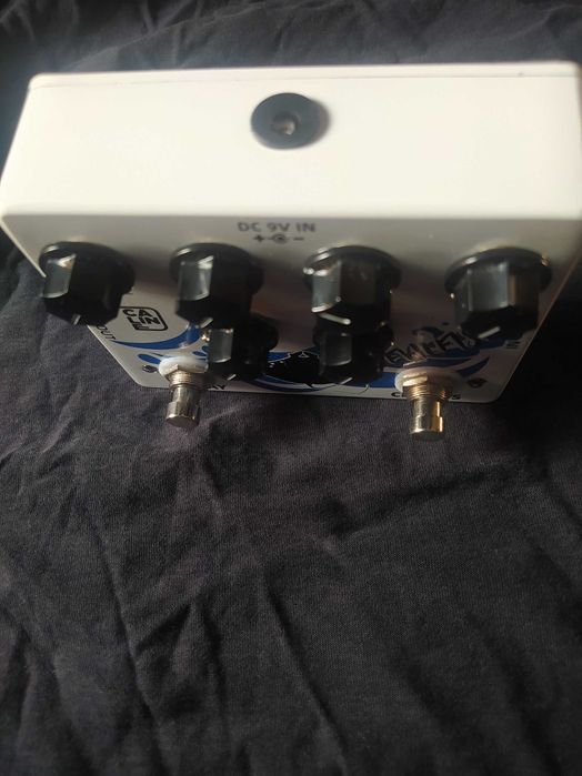 Pedal guitarra Delay/Chorus