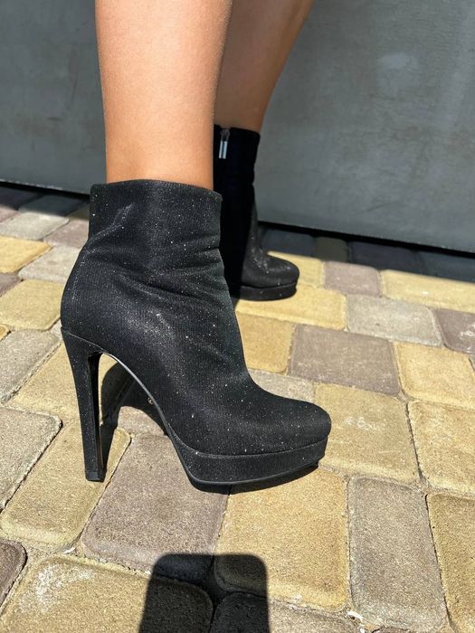 Чобітки жіночі 37 розмір