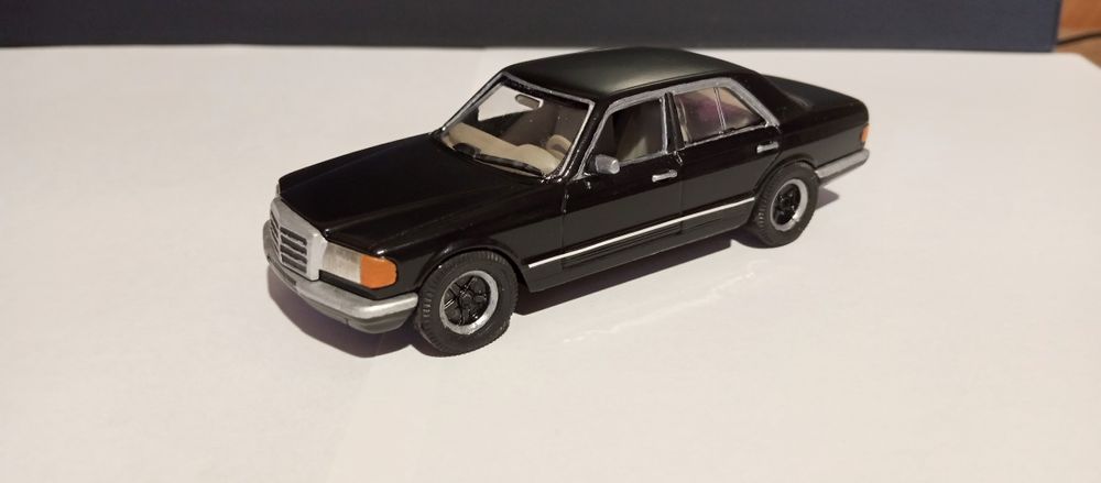 Mercedes 280se w126 Norev 1:43