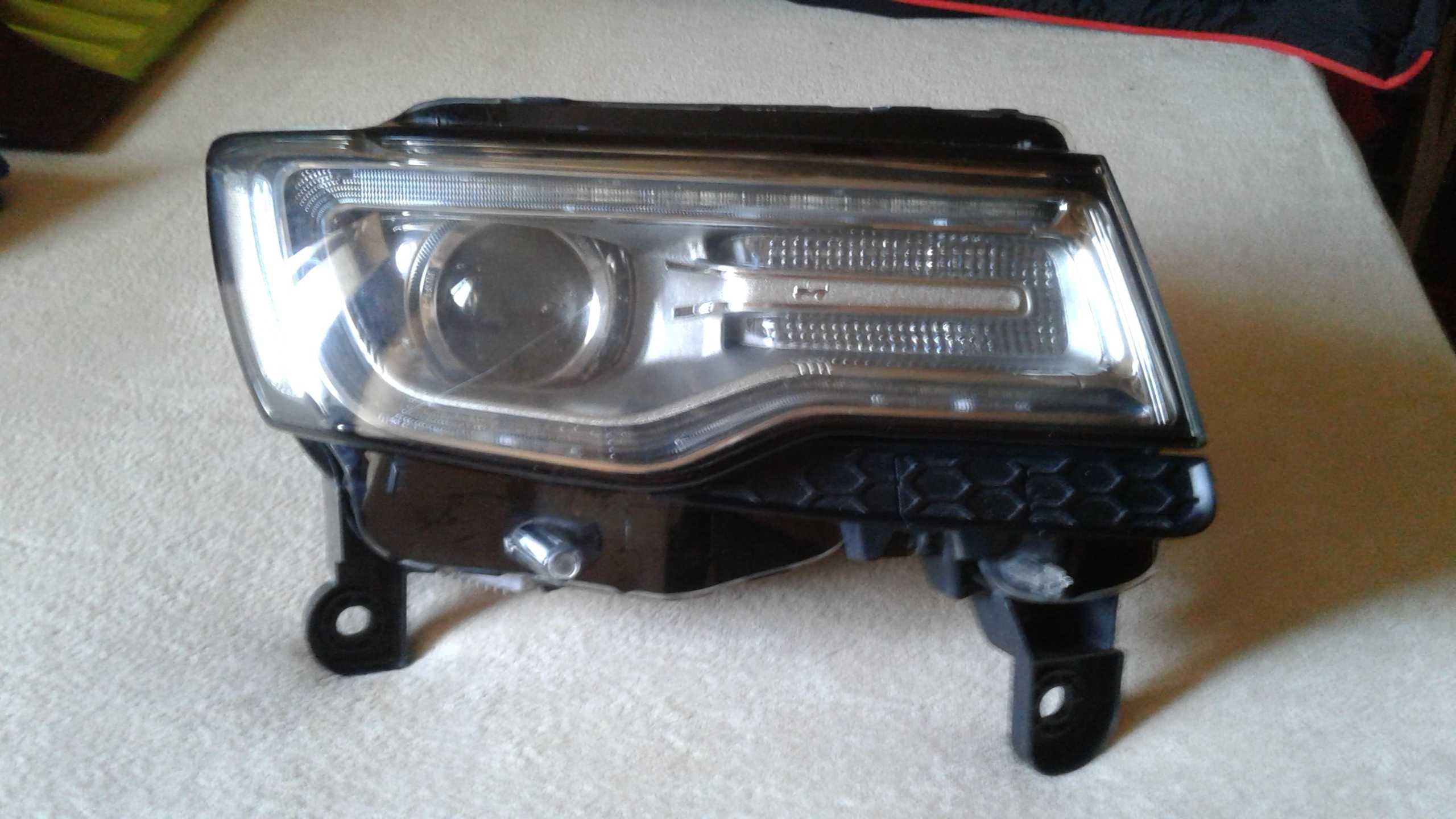 Jeep Grand Cherokee WK 2 Reflektor prawy skrętny EU. Xenon-Led