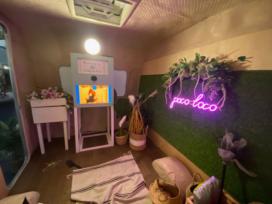 Ciężki dym, fotobudka, fotolustro, napis love i miłość, mega serce