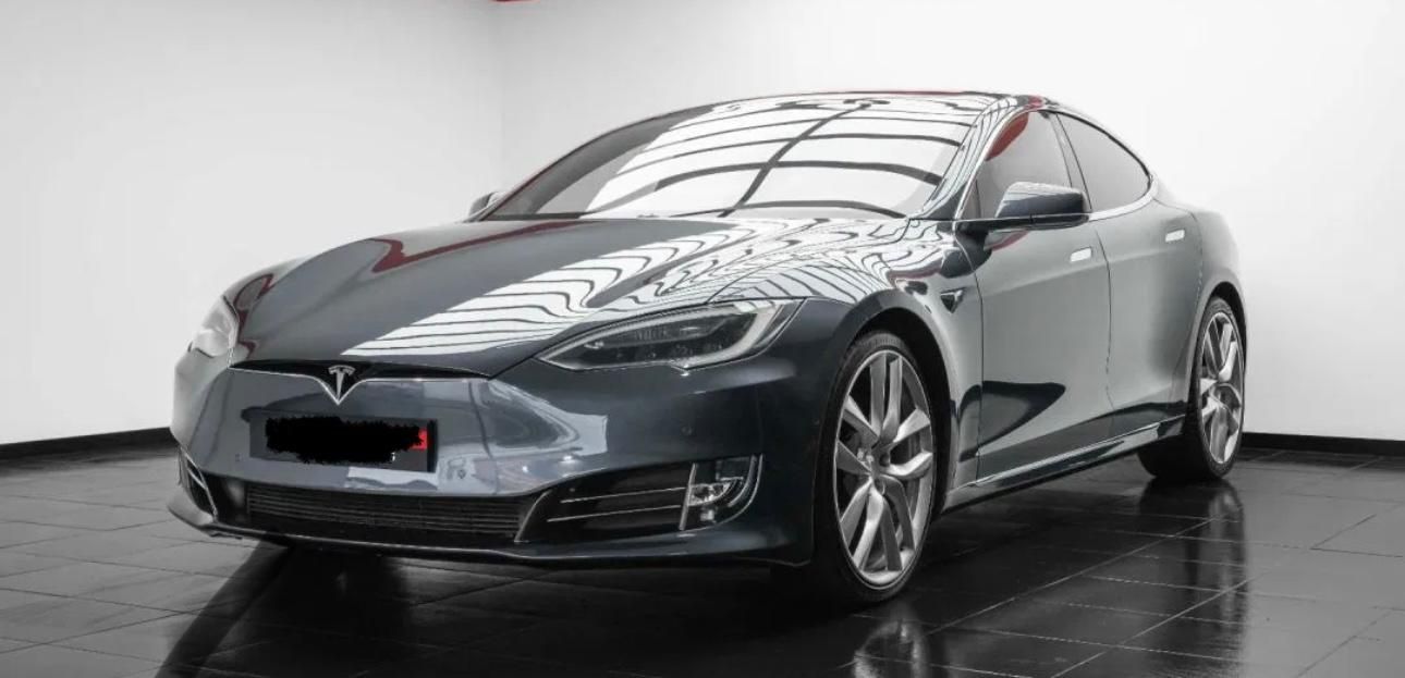 Tesla Model S 100 d
