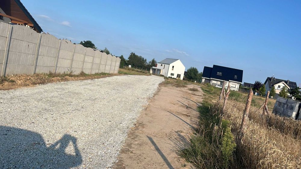 mała działka budowlana w Kamionkach z WZ 30% i pełnymi mediami