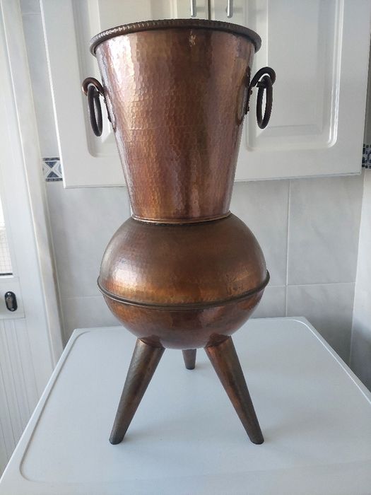 Jarrão antigo em latão