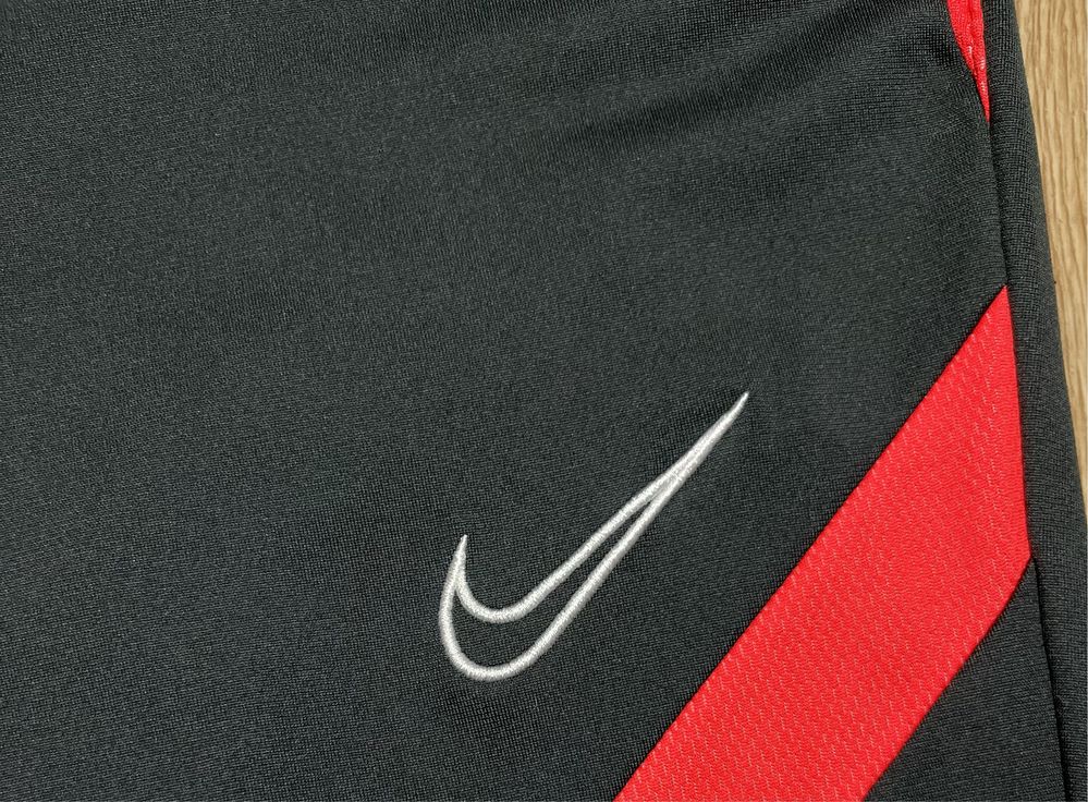 Спортивні штани Nike Dri Fit Academy брюки