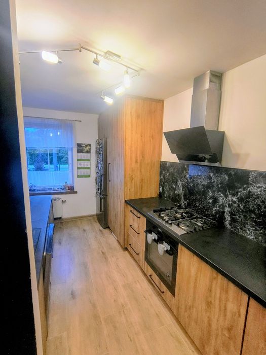 Sprzedam 4 pokojowe  mieszkanie w centrum
