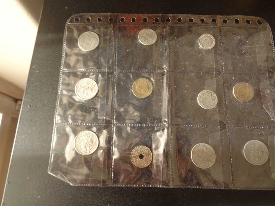 Moedas de Espanha do tempo do Caudilho incluindo envio pelo correio