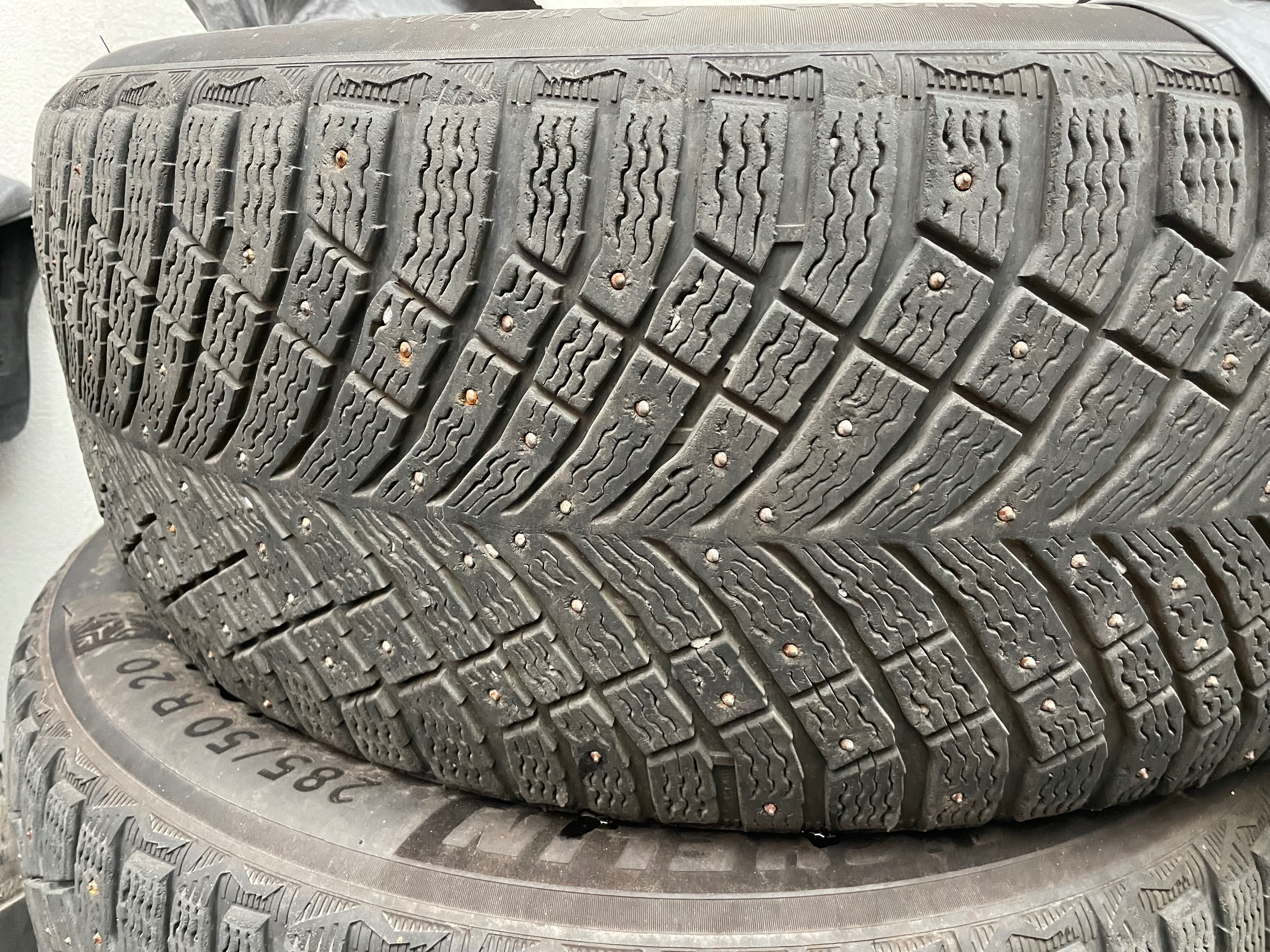 Резина зимова шини шиповані 285/50/R20