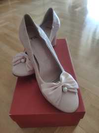 Pantofle różowe Apia
