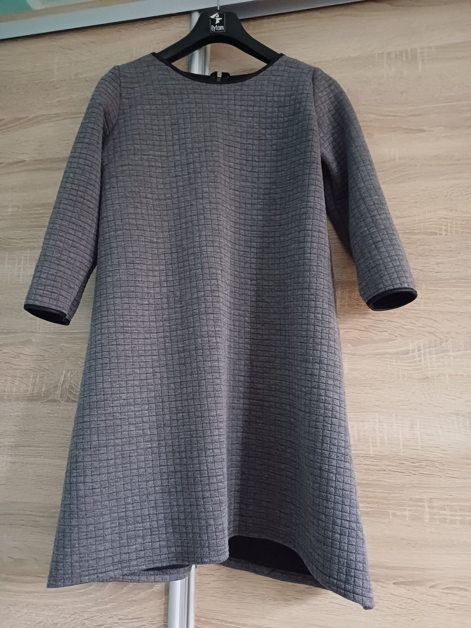 Sukienka ciepła, 3/4 rękaw. M/L