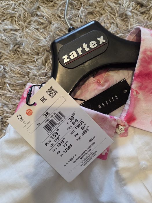 Sukienka w print kwiatowy