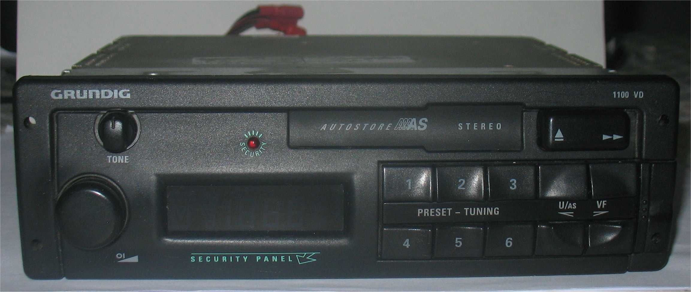 Auto-Rádio Grundig Autostore 1100 VD