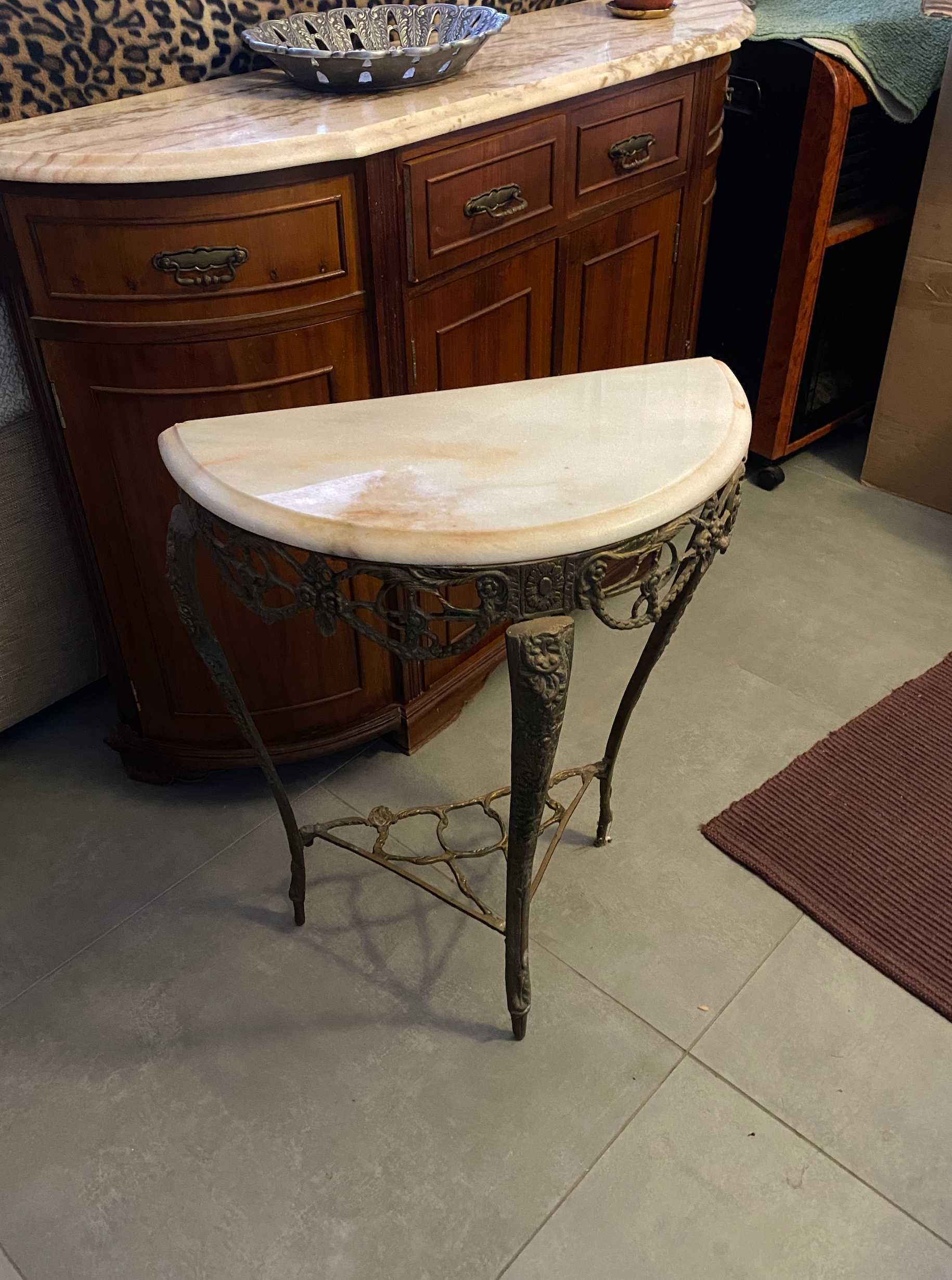 Mesa de apoio com mármore