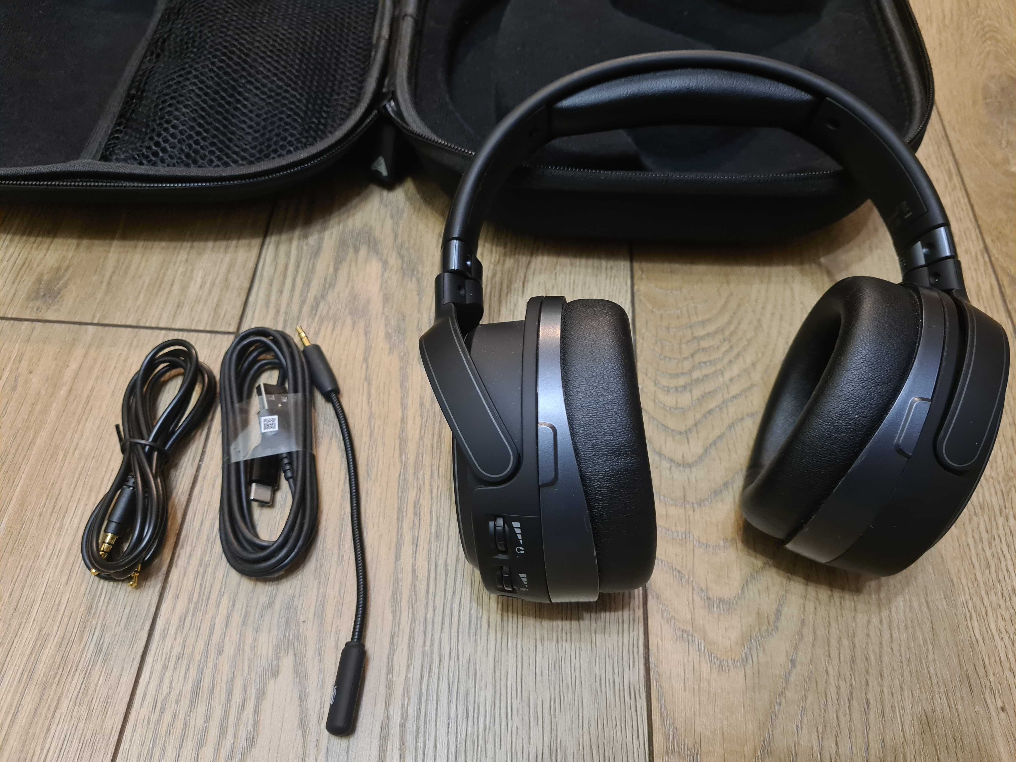 Навушники Audeze Mobius з фірмовим чохлом для переноски
