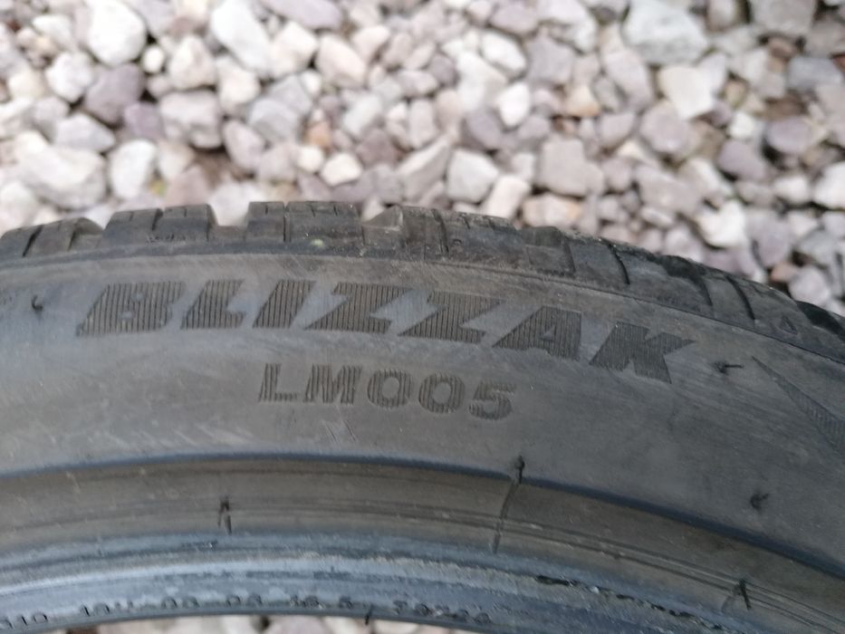 245/40/19 Bridgestone 2022 rok zimowe