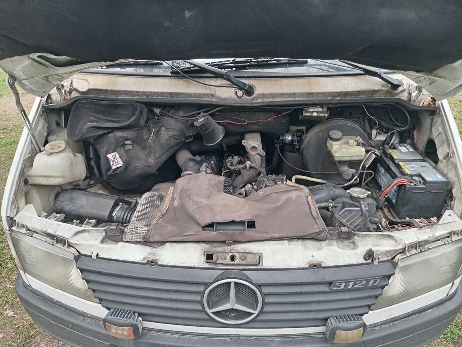 Продам свой Mercedes Sprinter груз-пасс. 99 г.