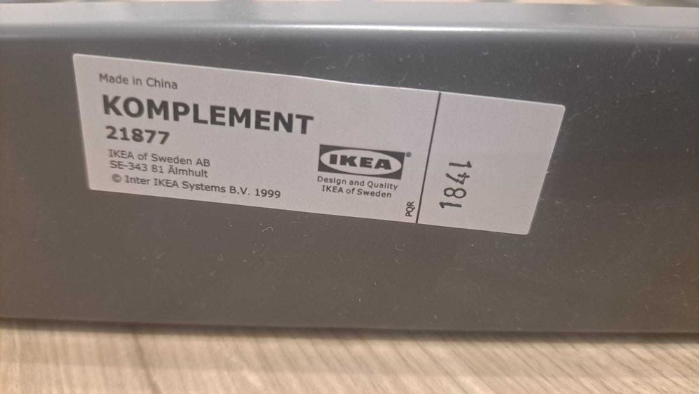 Akcesorium do szafy IKEA KOMPLEMENT 21877 –wysuwany wieszak na spodnie